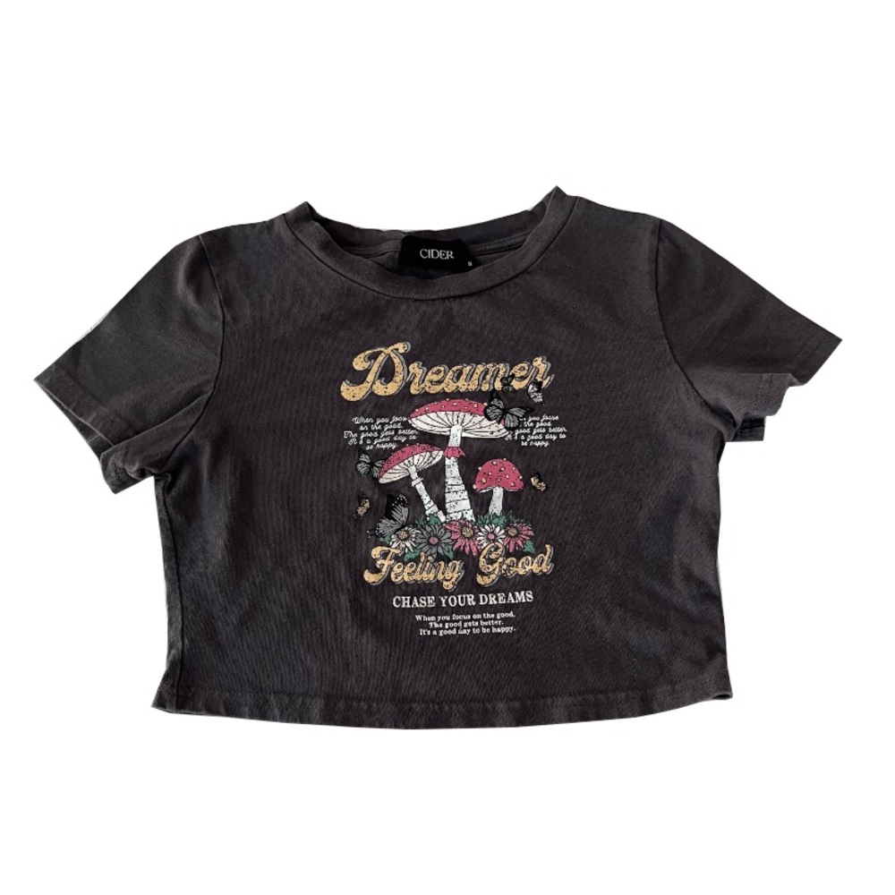Cider Gray Dreamer Mushroom‎ Graphic Crop Fit T-Shirt